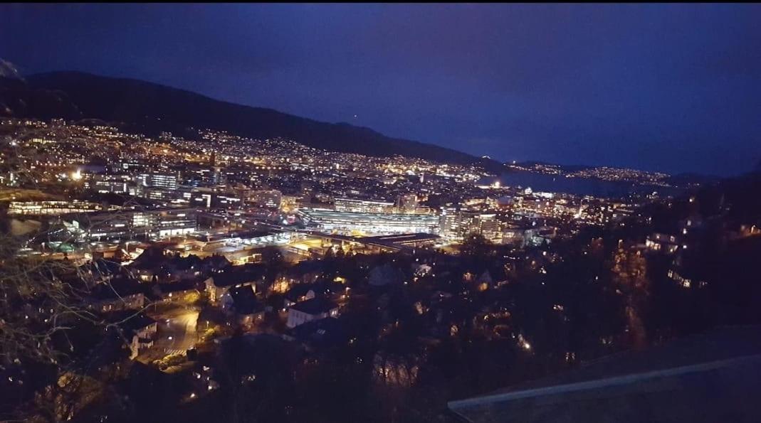Spacious And Beautiful Apartment In Bergen With Free Parking Exterior photo
