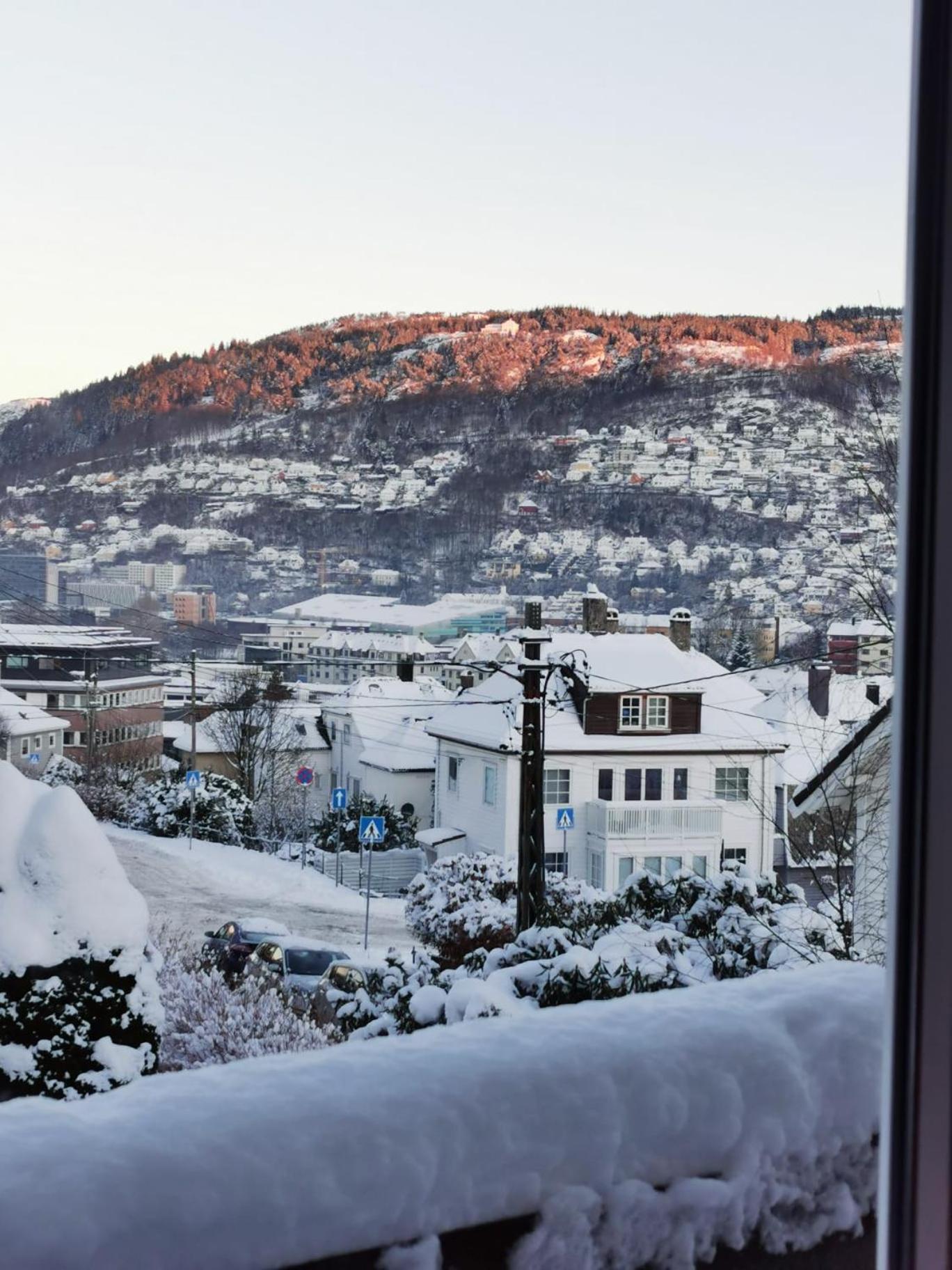 Spacious And Beautiful Apartment In Bergen With Free Parking Exterior photo