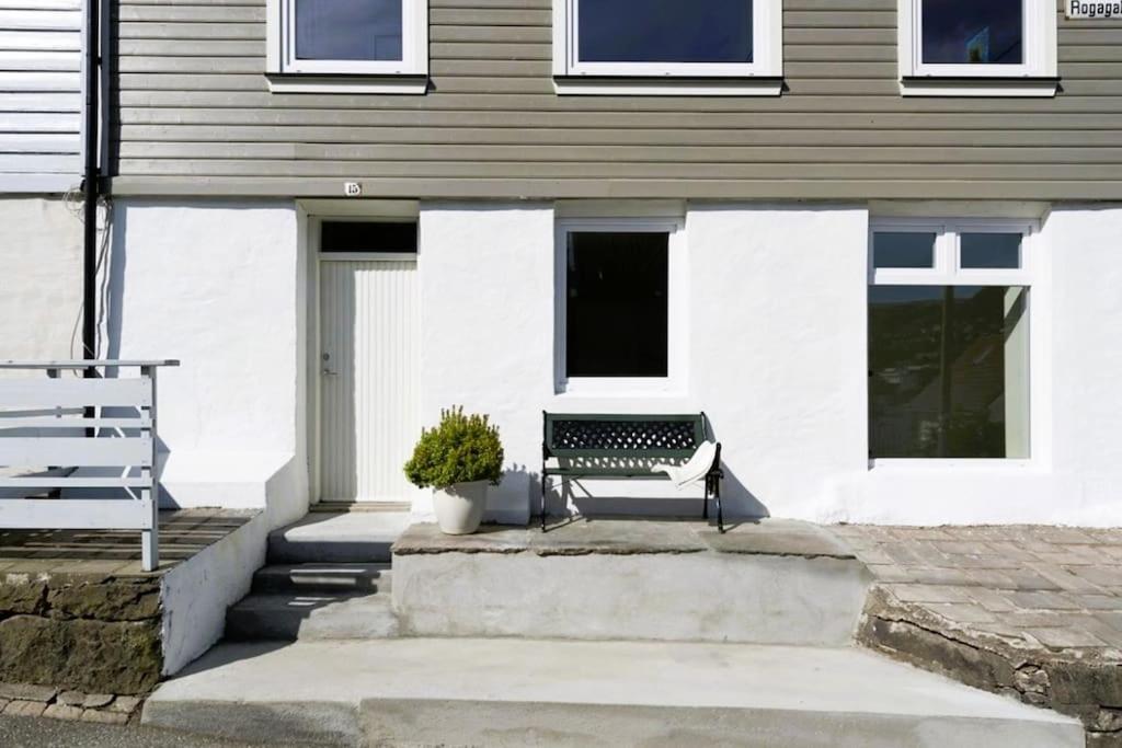 Spacious And Beautiful Apartment In Bergen With Free Parking Exterior photo