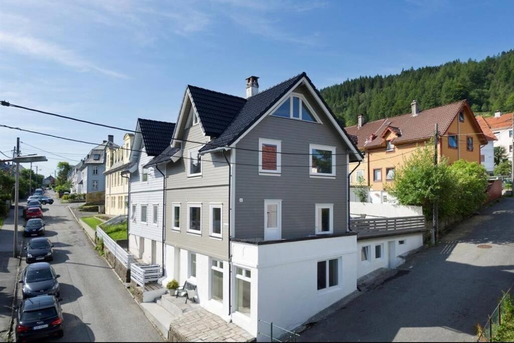 Spacious And Beautiful Apartment In Bergen With Free Parking Exterior photo